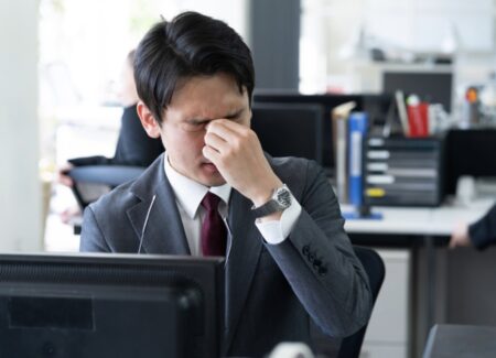 Infobesidade no Trabalho: O Excesso de Leitura Que Trava Decisão